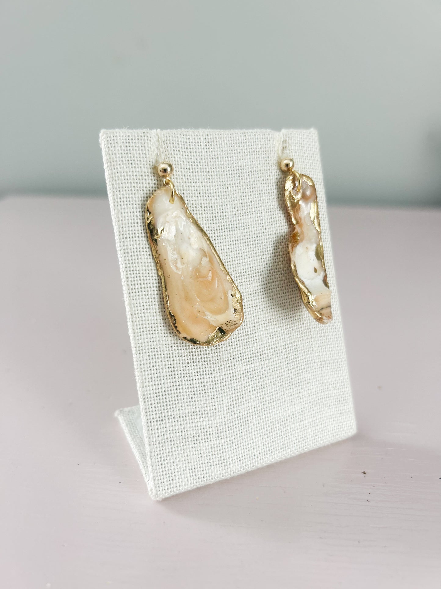 Pearlized Ball Stud August Earrings