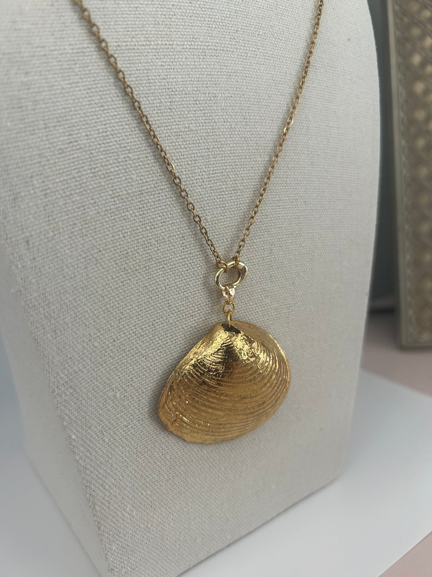 Gold Leaf Shell Necklace