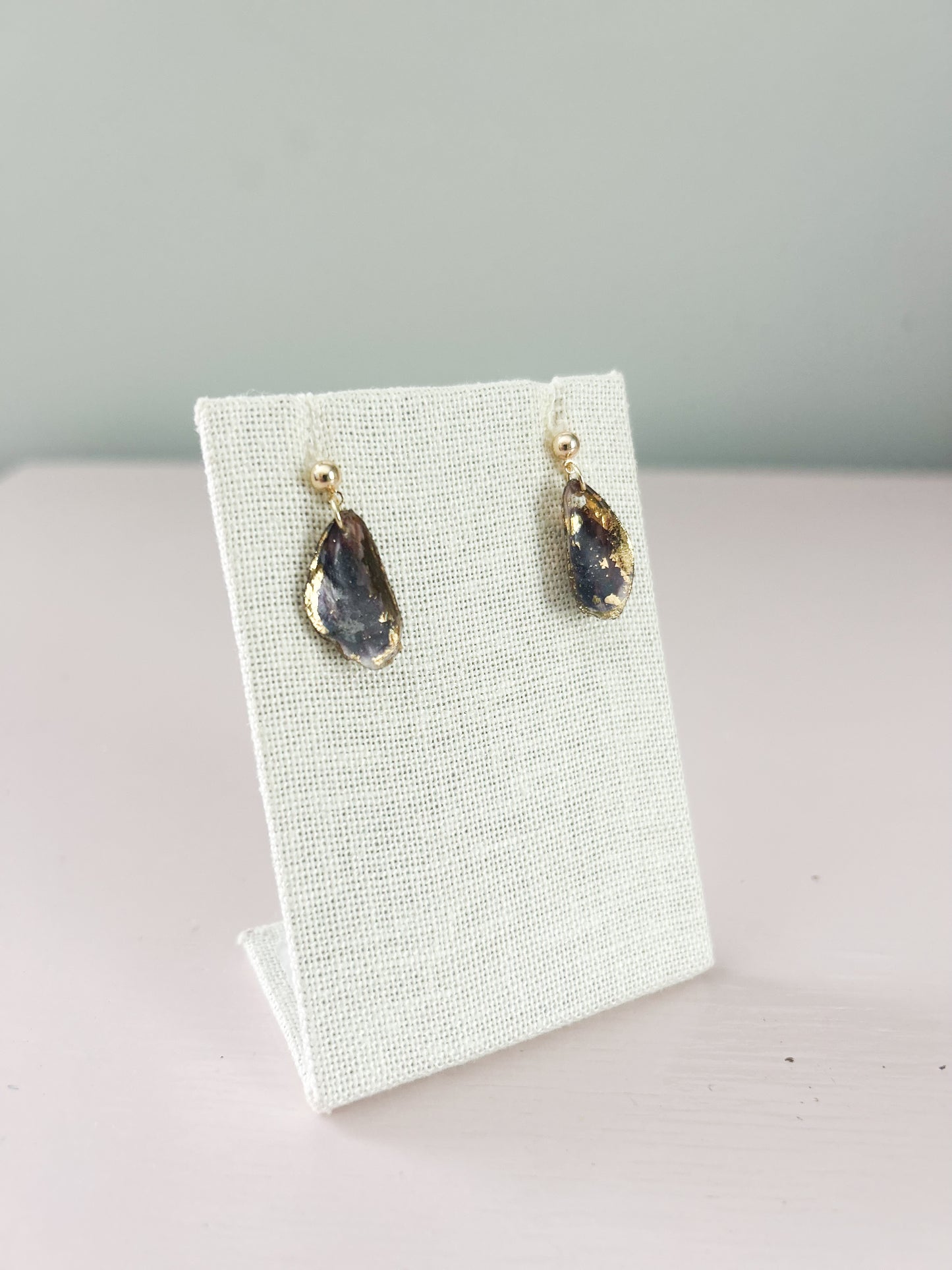 Oyster Ball Stud August Earrings
