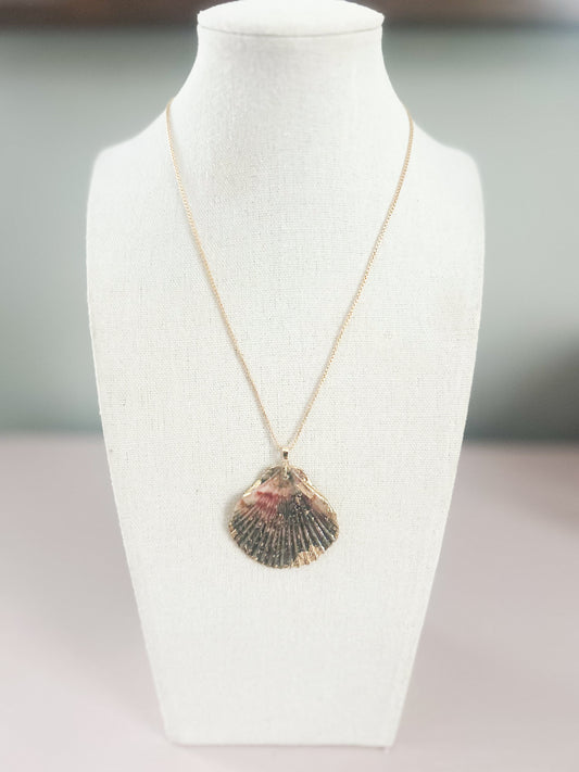 Flat Scallop Charm Necklace