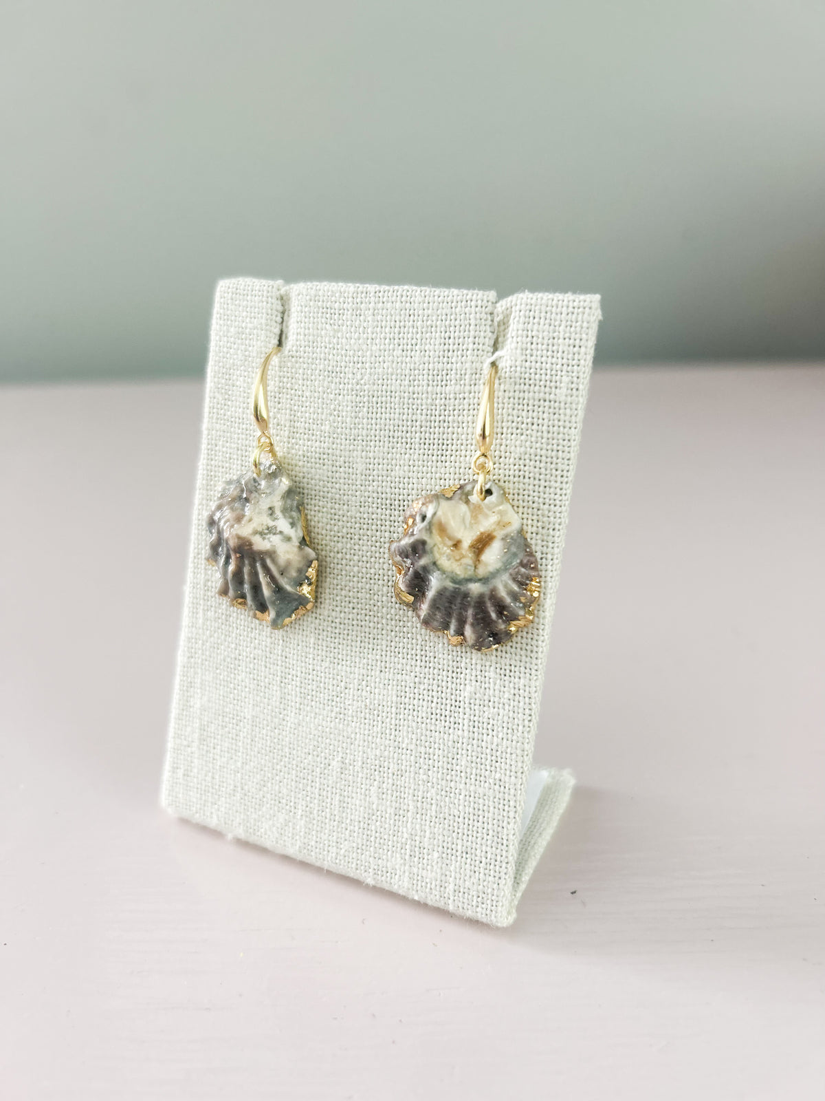 Large Purple Mini Oyster August Earrings