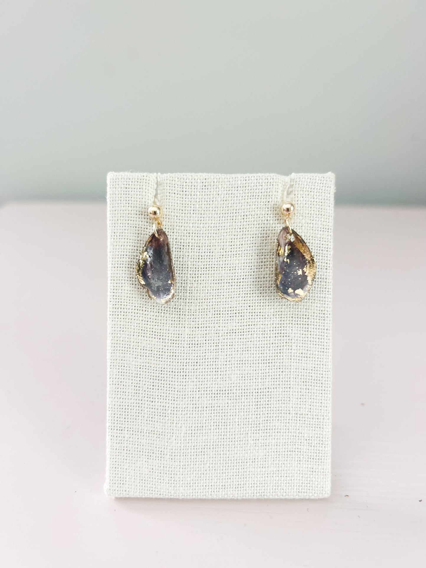Oyster Ball Stud August Earrings
