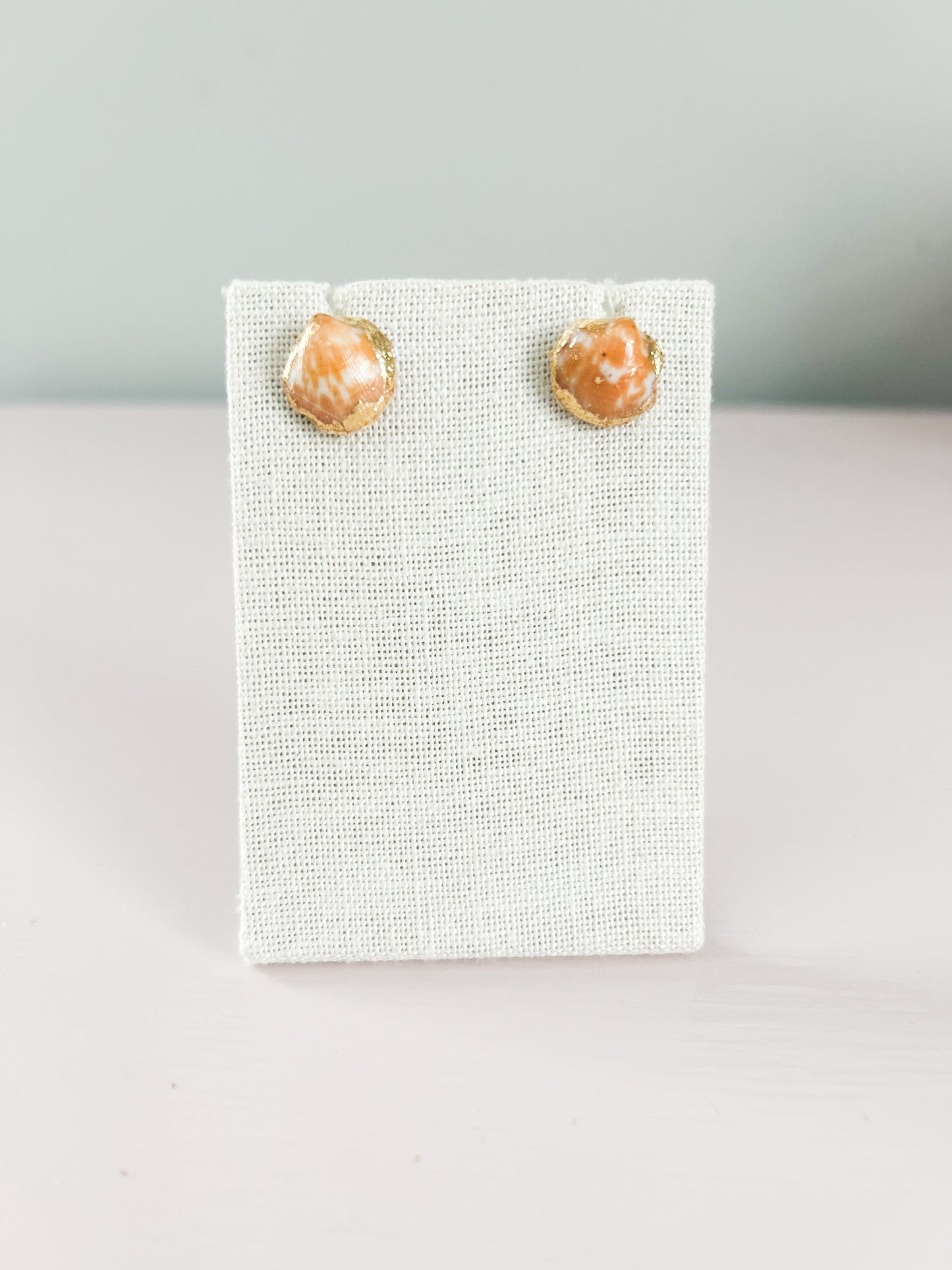 Bittersweet Clam August Stud Earrings