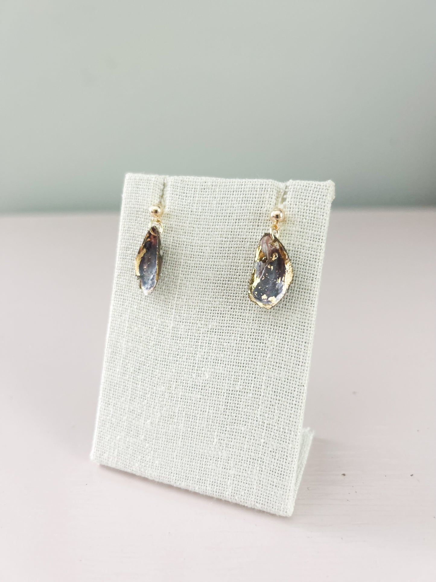 Oyster Ball Stud August Earrings