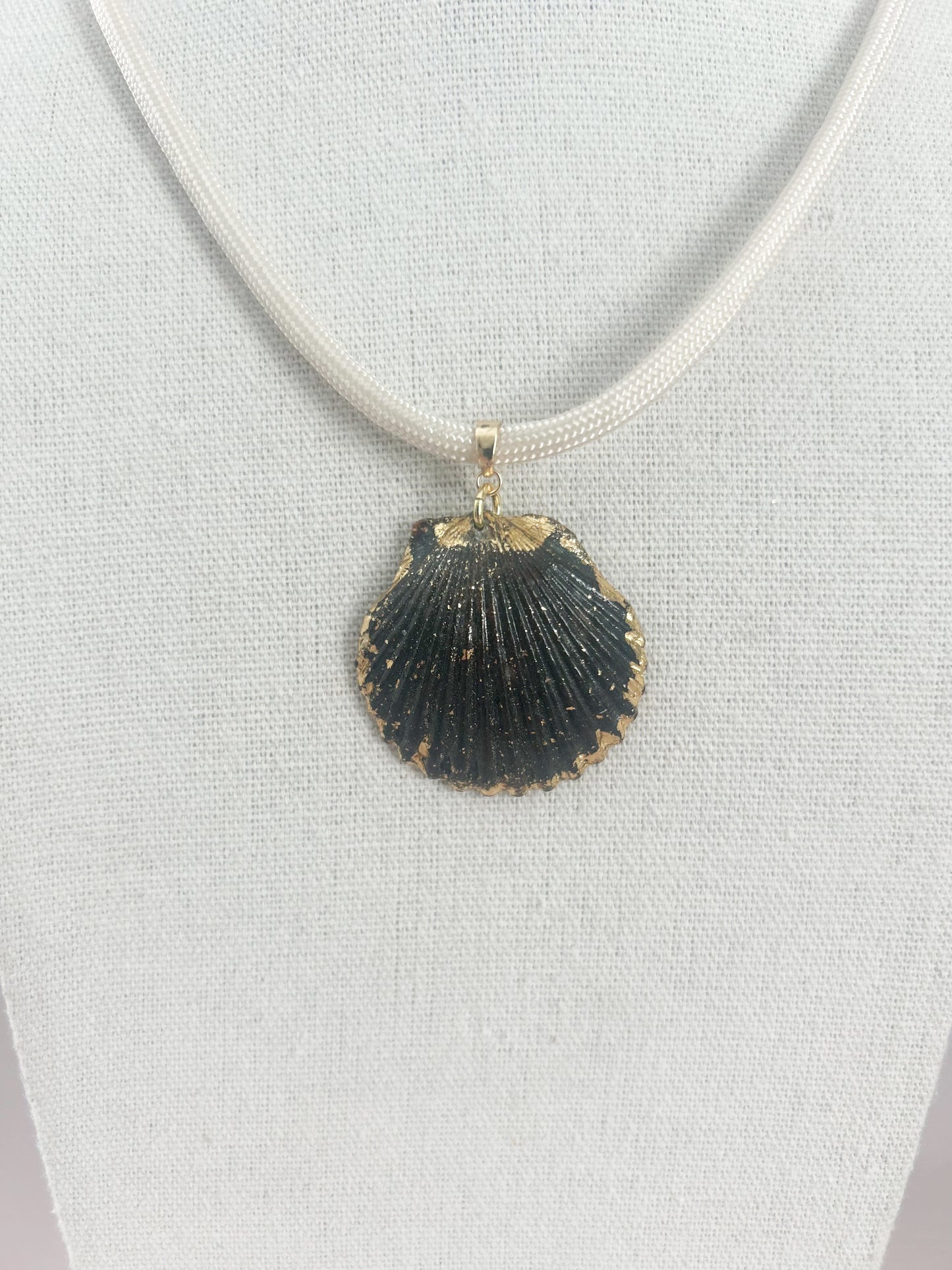 Black Cream Fate of Ophelia Necklace