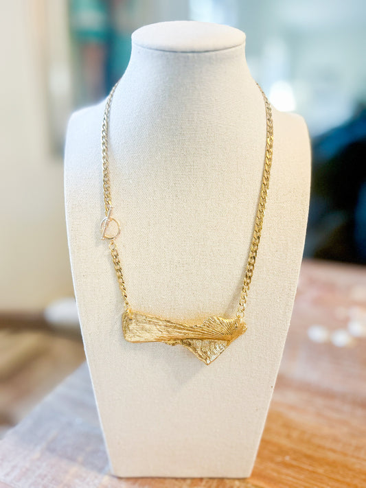Scallop Shell Bar Toggle Necklace