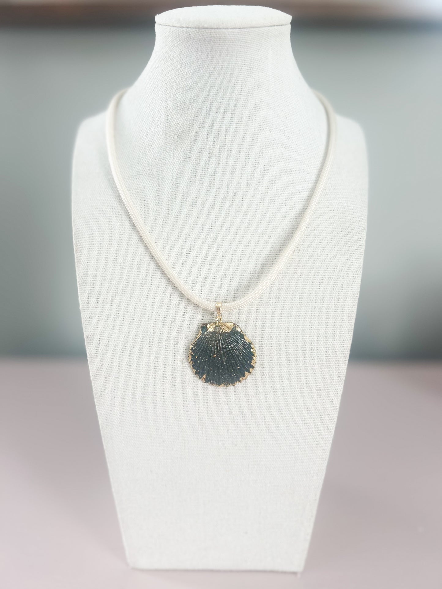 Black Cream Fate of Ophelia Necklace