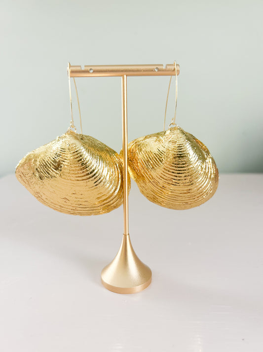 Large Gold Clam Shell August Hooks