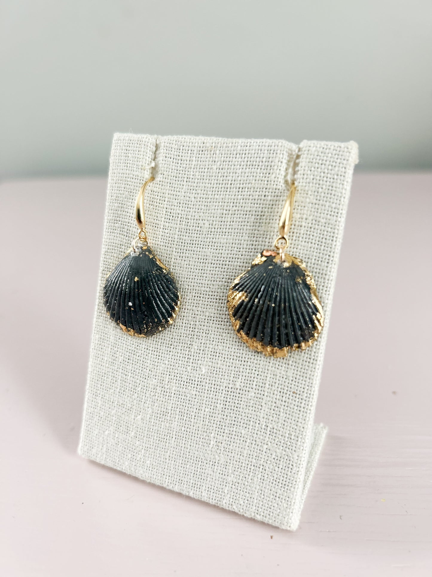 Black Miss Americana Hooks