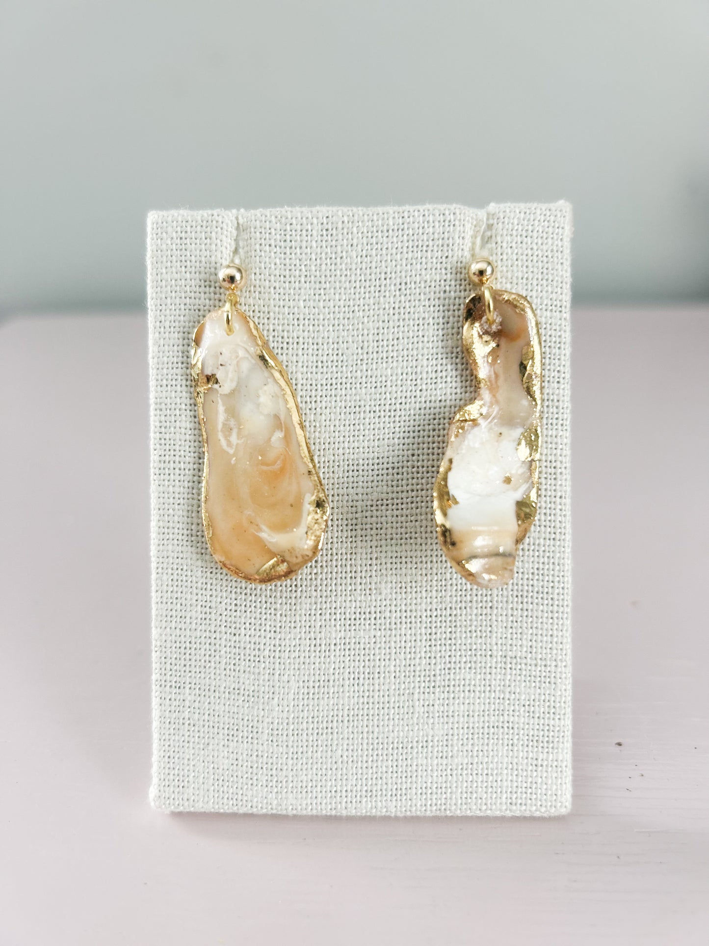 Pearlized Ball Stud August Earrings