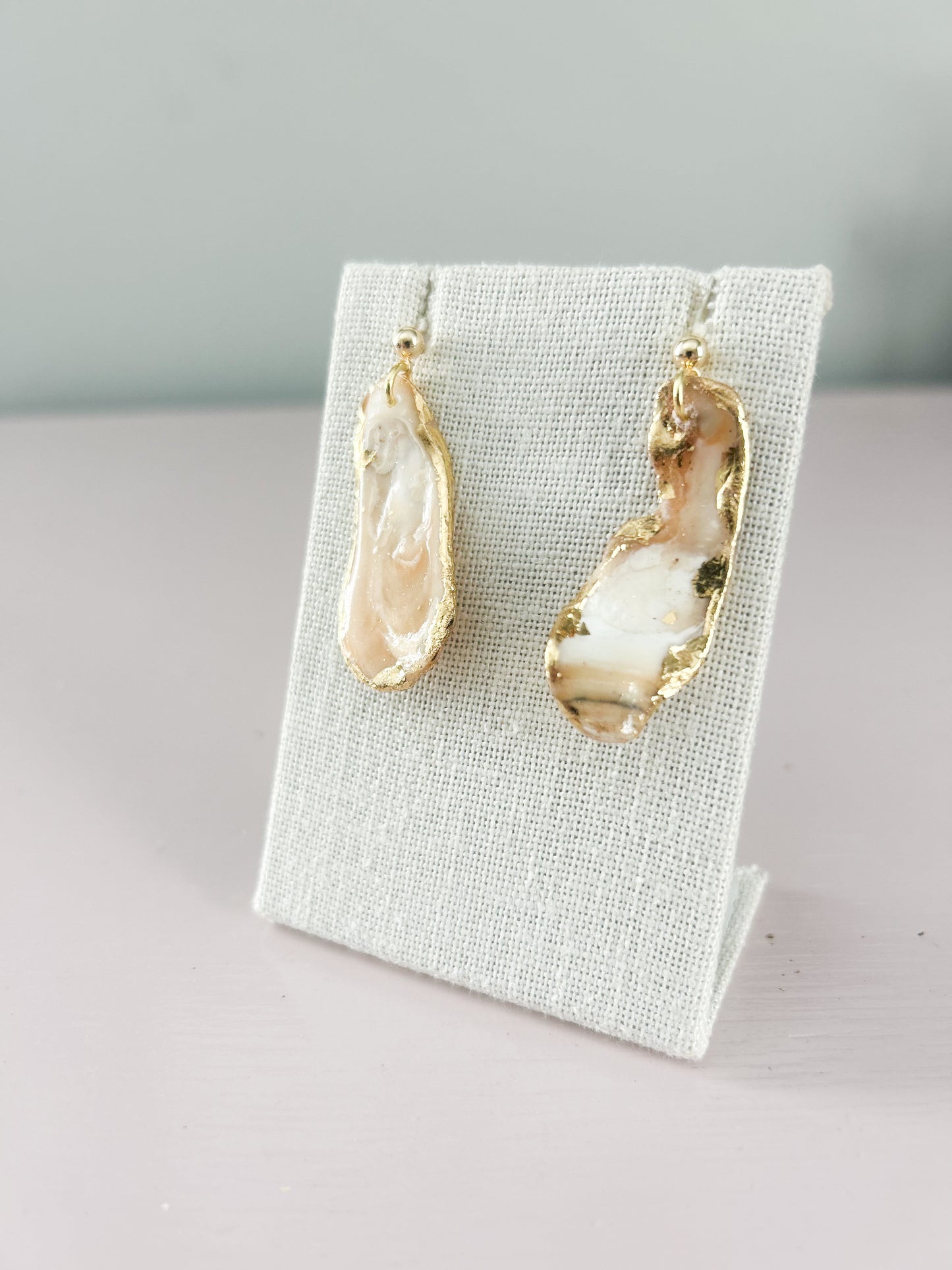 Pearlized Ball Stud August Earrings