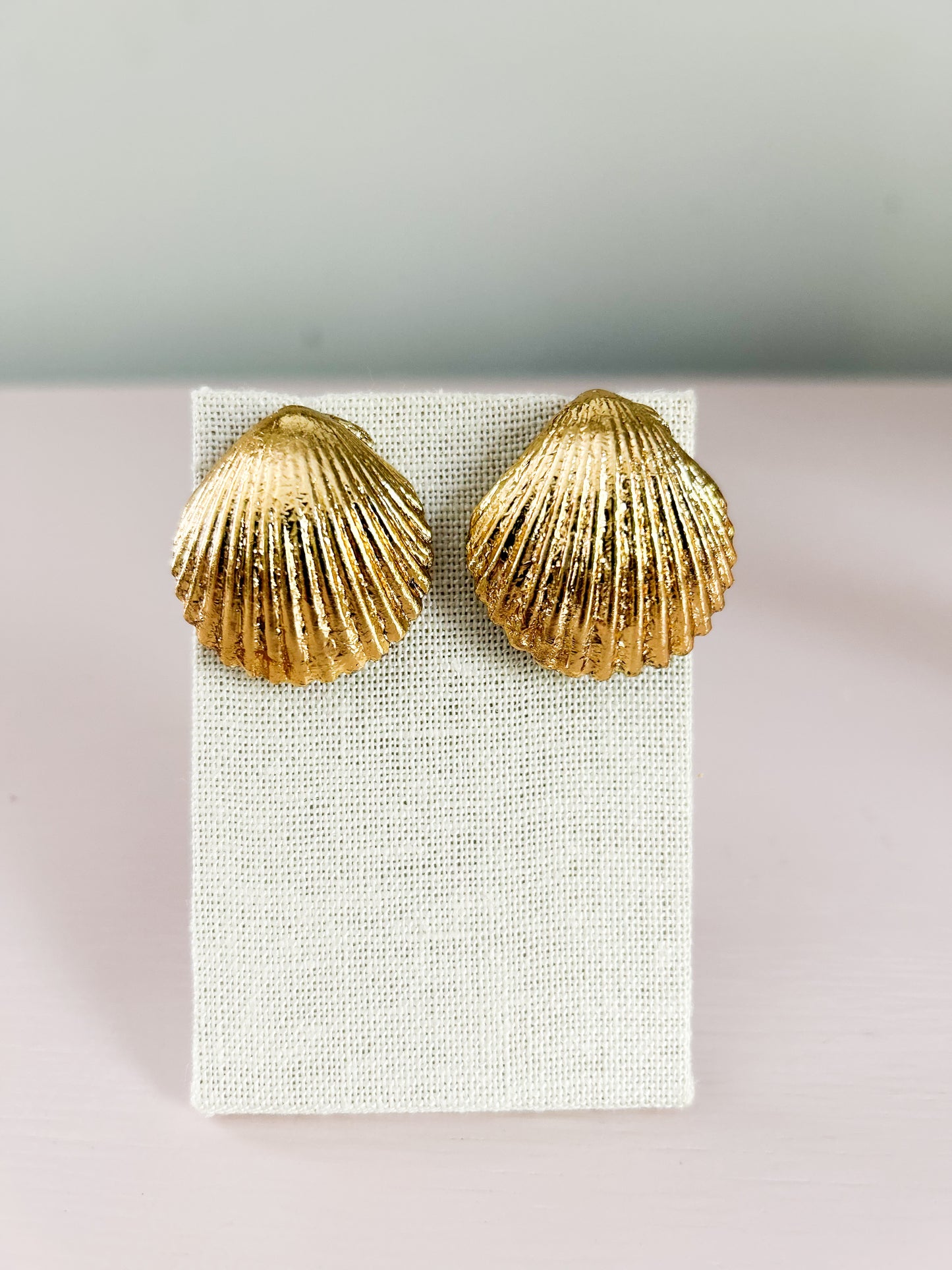 Miss Americana Gold Leaf Earrings