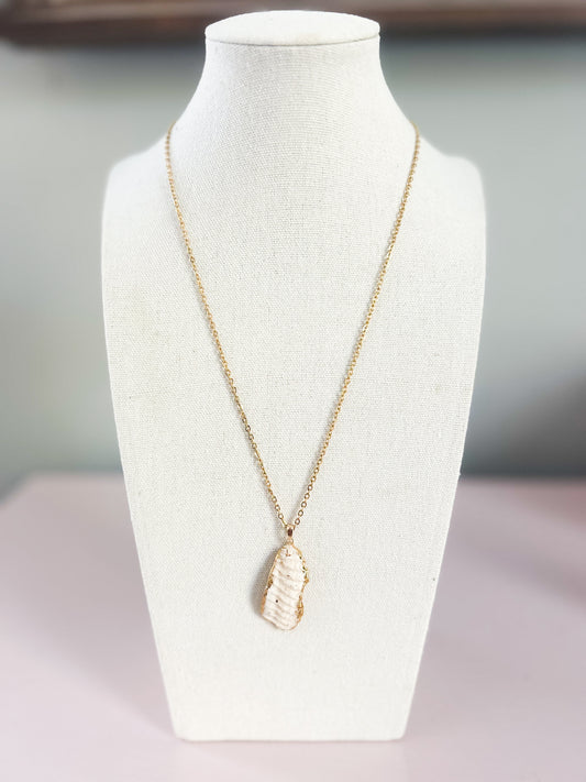 Shell Piece Necklace